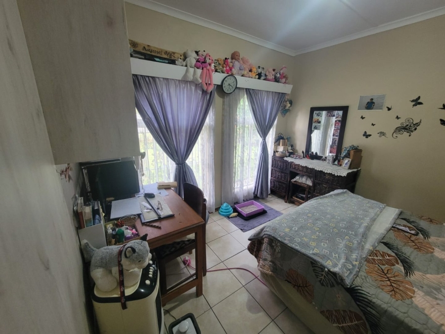 6 Bedroom Property for Sale in Jordania Free State